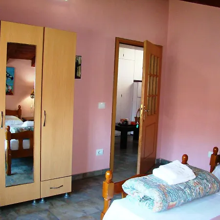 Woman Center Bed & Breakfast Shkodër